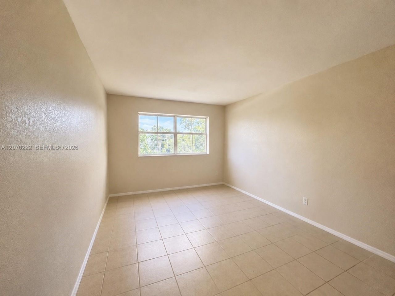 3600 NW 21st St, Unit 313, Lauderdale Lakes, FL 33311 Photo