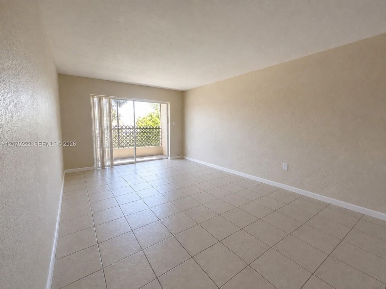 3600 NW 21st St, Unit 313, Lauderdale Lakes, FL 33311 Photo