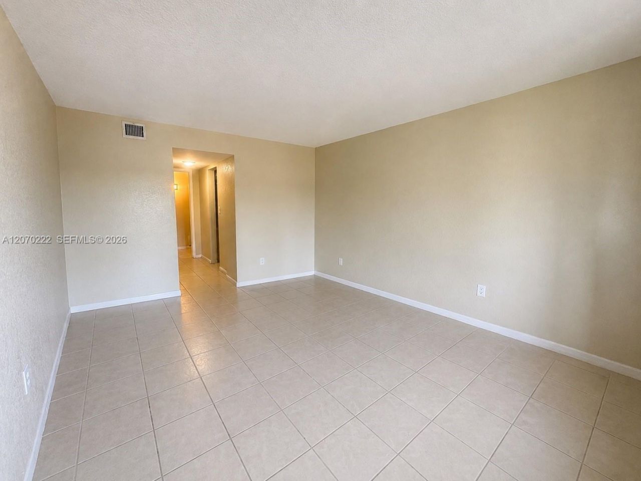 3600 NW 21st St, Unit 313, Lauderdale Lakes, FL 33311 Photo