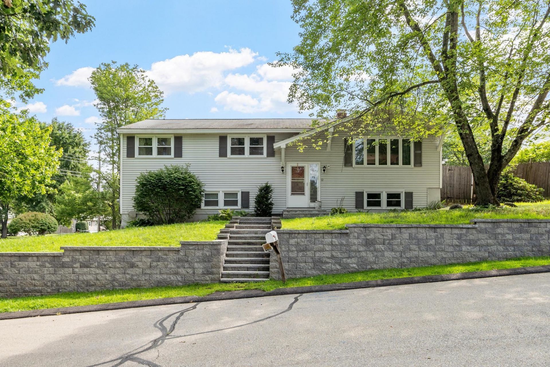 12 Northwood Drive, Nashua, NH 03063 Main Photo
