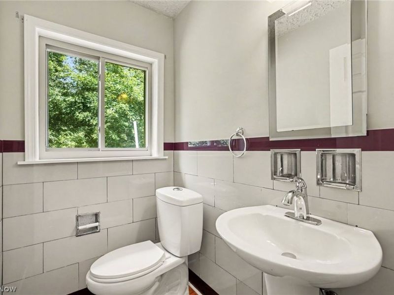 2381 Chatham Road, Akron, OH 44313 Photo 12