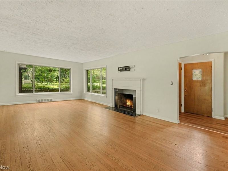 2381 Chatham Road, Akron, OH 44313 Photo 3