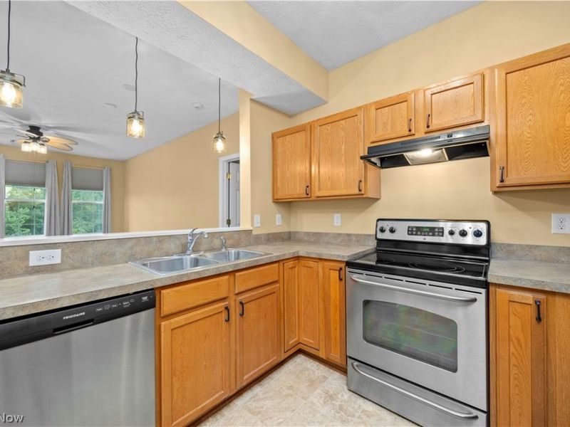 3656 Morningside Way, Unit 205, Lorain, OH 44053 Photo 5