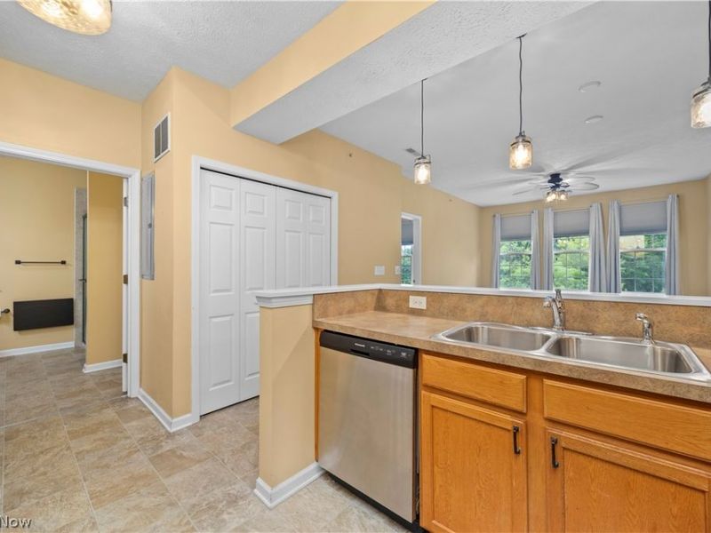 3656 Morningside Way, Unit 205, Lorain, OH 44053 Photo 8