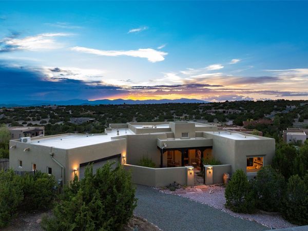 2 Via Quinta , Santa Fe, NM 87507