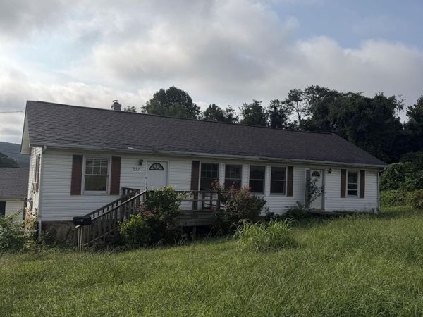 277 Jefferson Ave, Oak Ridge, TN 37830