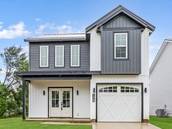 170 W Locust Street , Newark, OH 43055