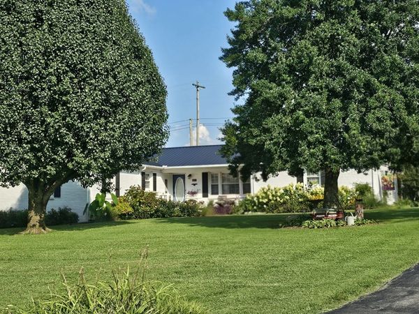 825 Apache Trl, McMinnville, TN 37110