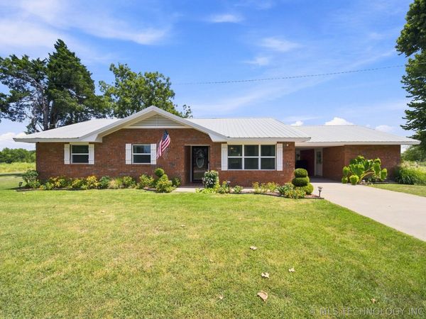 200 W Cuneo Place , Okmulgee, OK 74447
