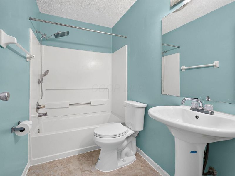 1734 Ridgebury Drive, Unit 139B, Hilliard, OH 43026 Photo 22