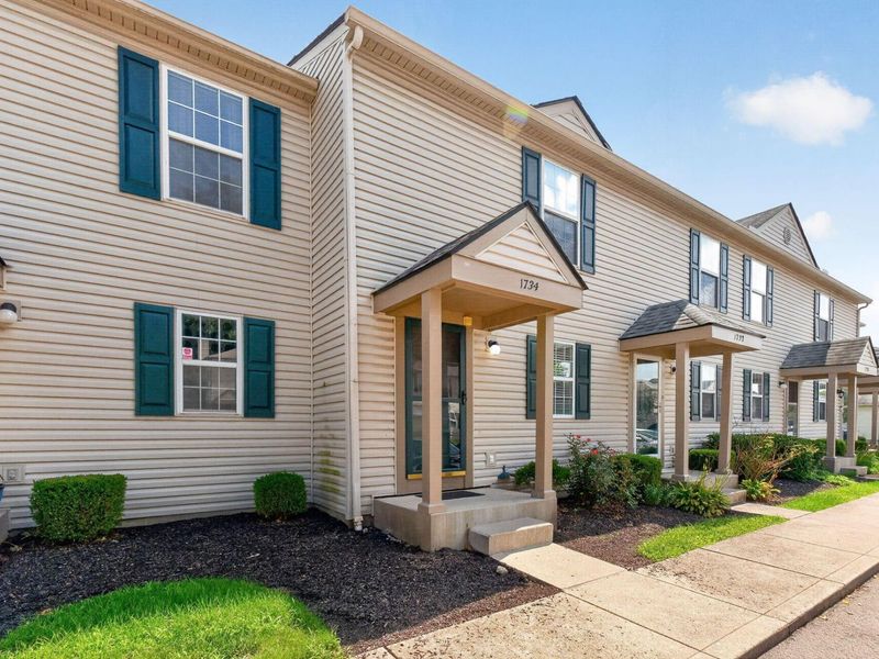1734 Ridgebury Drive, Unit 139B, Hilliard, OH 43026 Photo 3