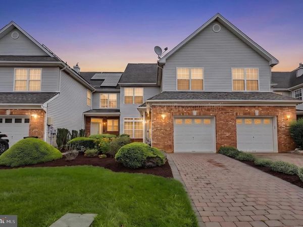 16 SHELLEY CIRCLE, EAST WINDSOR, NJ 08520