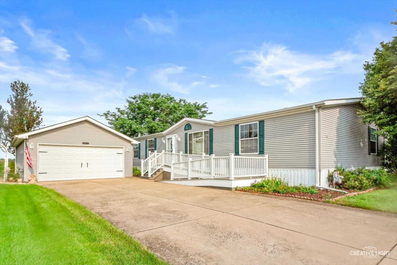 1251 Redbud Road, Manteno, IL 60950 Main Photo