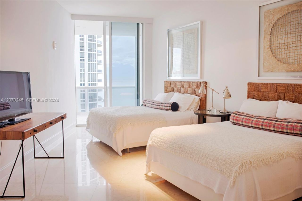 15811 Collins Ave , Unit 2303, Sunny Isles Beach, FL 33160 Photo