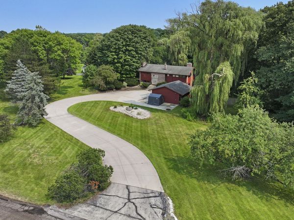 7101 Brook Rd, Caledonia, WI 53126