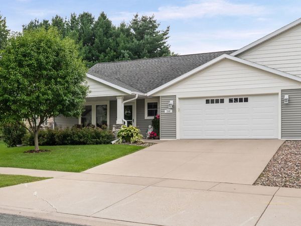 264 Crestwood Ln, Onalaska, WI 54650