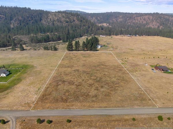 40289 N Barbara Ln, Davenport, WA 99122