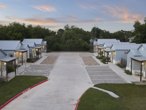 506 E Ufer St, Fredericksburg, TX 78624