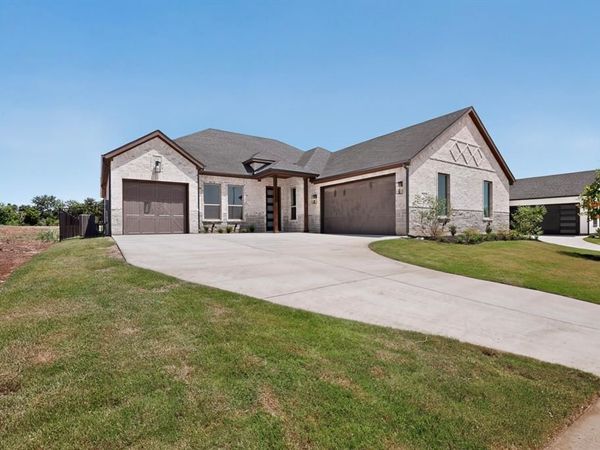 973 Bandon Dunes Drive, Fort Worth, TX 76028