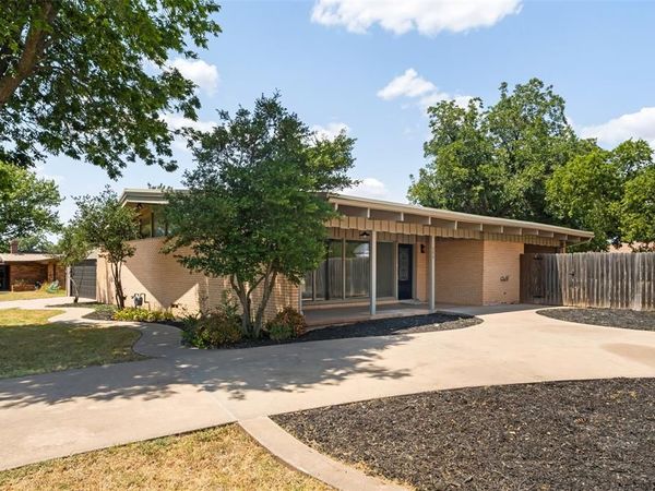 502 W Texas Avenue, Iowa Park, TX 76367