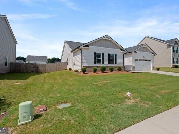 647 Graham Campbell Lane, Statham, GA 30666