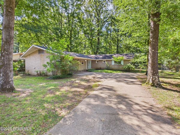408 24th Avenue N, Columbus, MS 39705