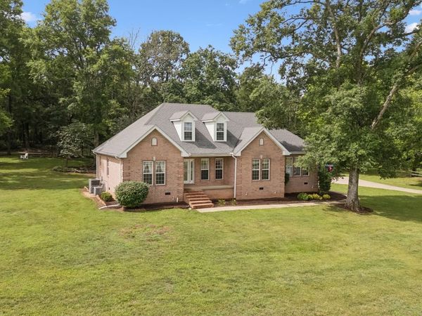 698 Goshen Rd , Lebanon, TN 37087