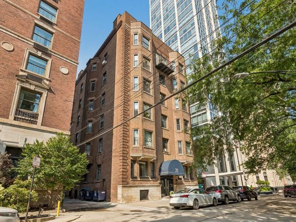 20 E Goethe Street , Unit 206, Chicago, IL 60610