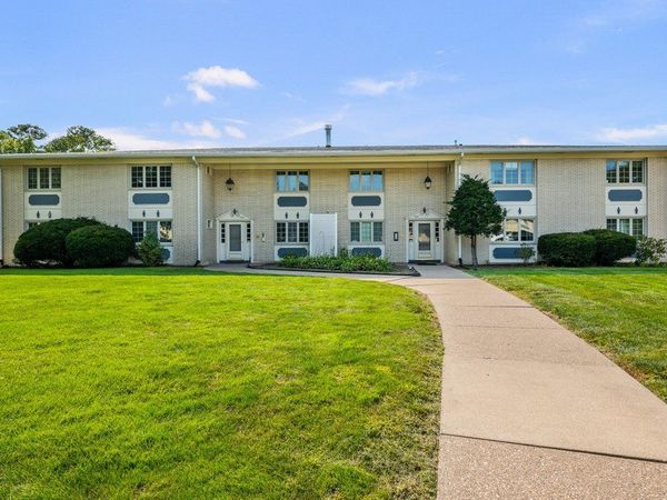 920 17th Street , Unit 34, Moline, IL 61265