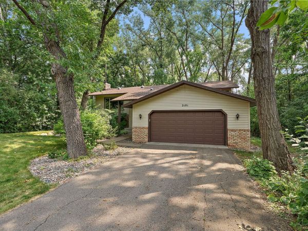 2101 Sheridan Hills Road, Minnetonka, MN 55391