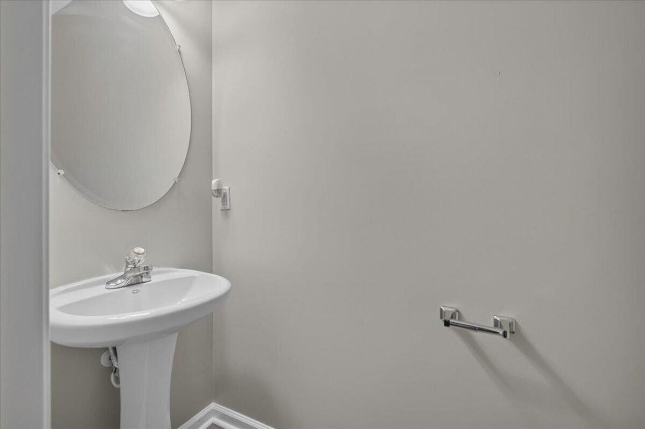 303 Sabal Palmetto Court Photo 10