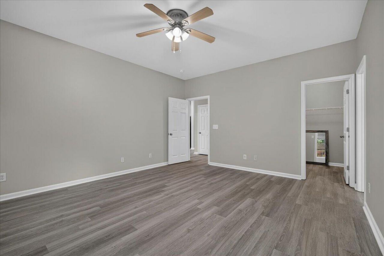 303 Sabal Palmetto Court Photo 12