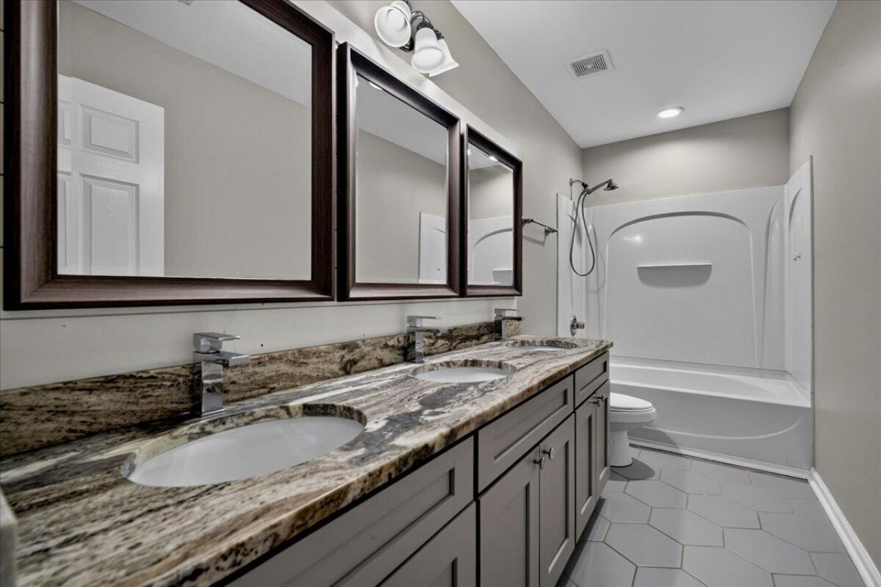 303 Sabal Palmetto Court Photo 31