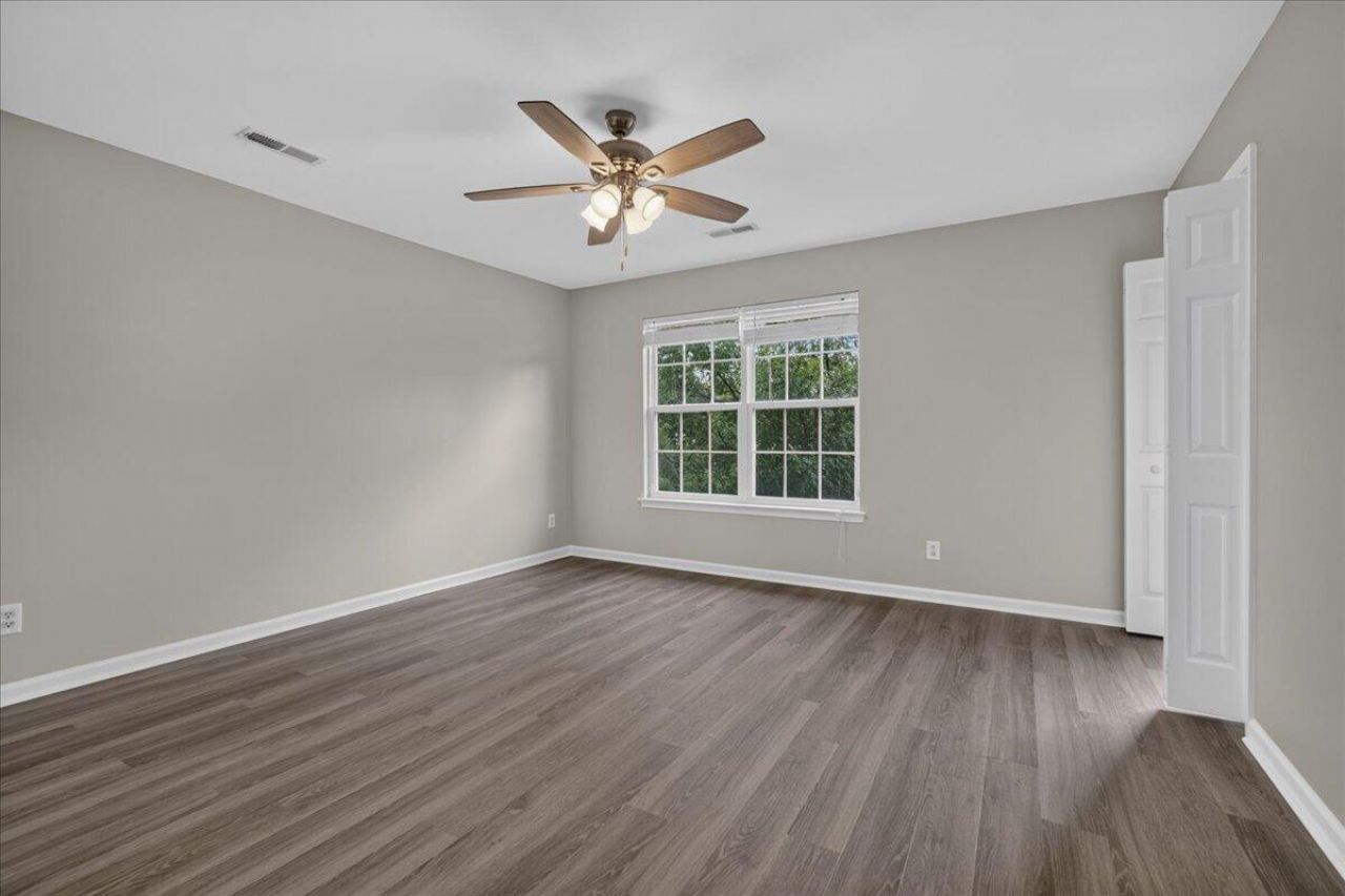303 Sabal Palmetto Court Photo 32