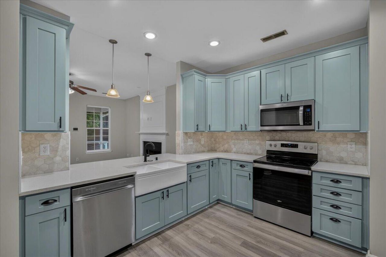 303 Sabal Palmetto Court Photo 5