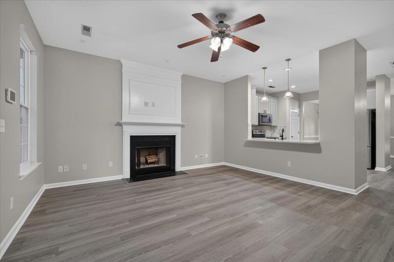 303 Sabal Palmetto Court Photo 8
