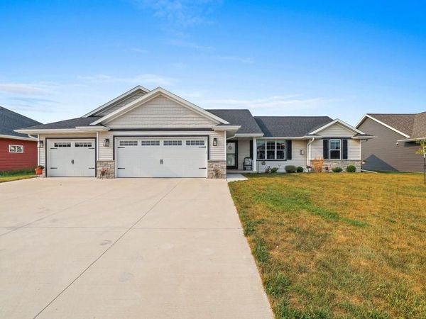 869 JOEANNA WAY, Pulaski, WI 54162