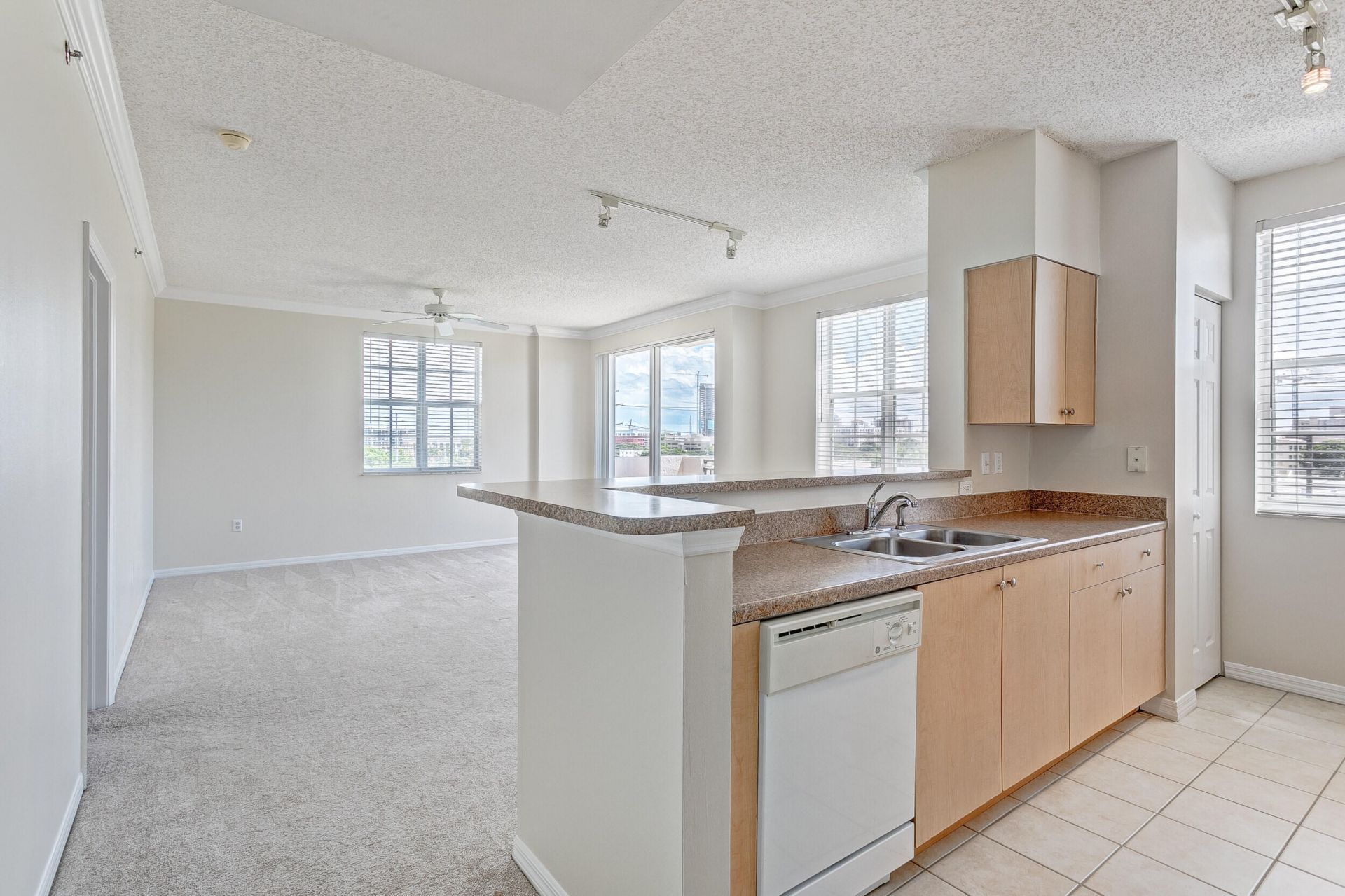 616 Clearwater Park Road, Unit 602, West Palm Beach, FL 33401 Photo