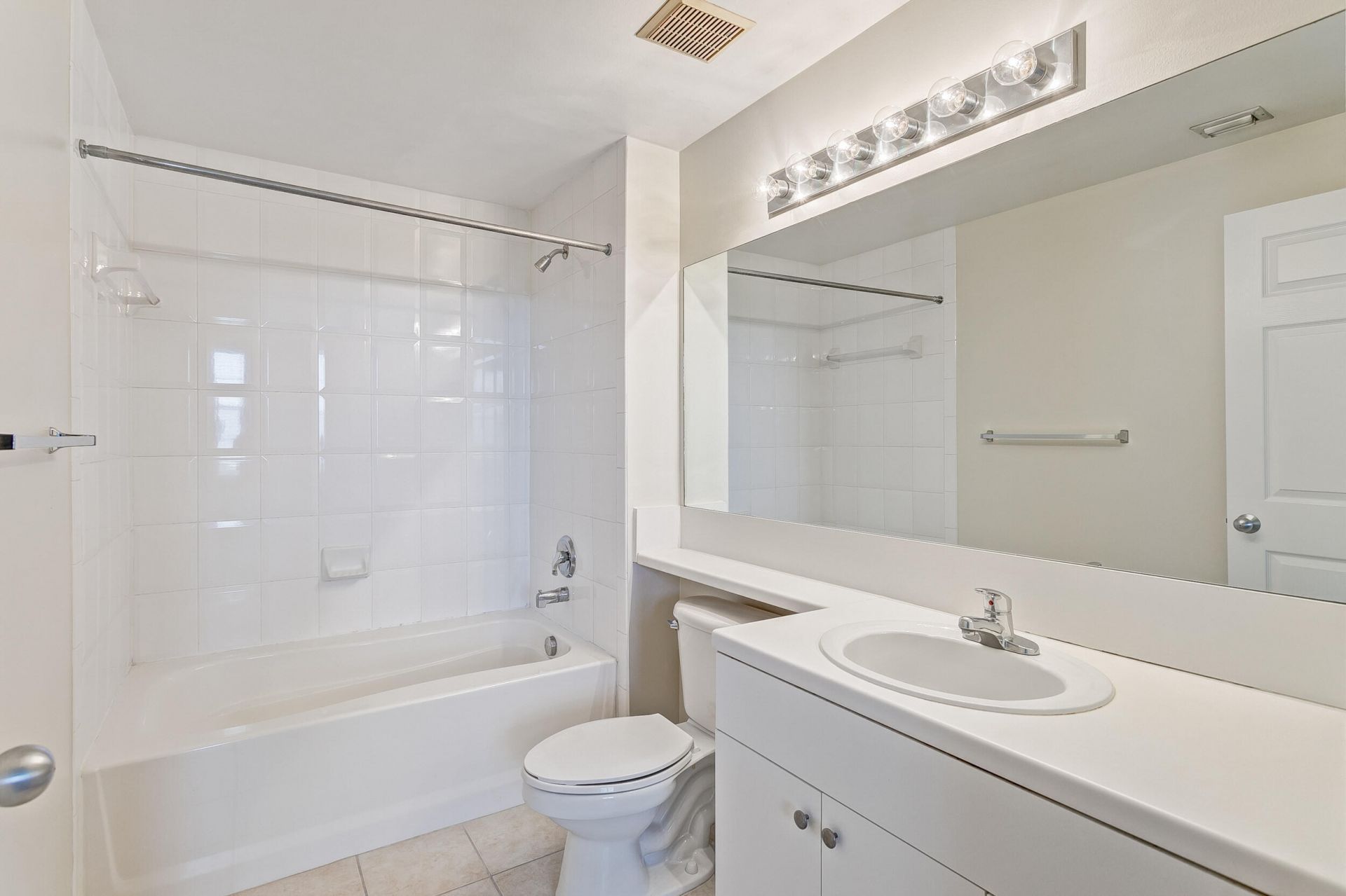 616 Clearwater Park Road, Unit 602, West Palm Beach, FL 33401 Photo