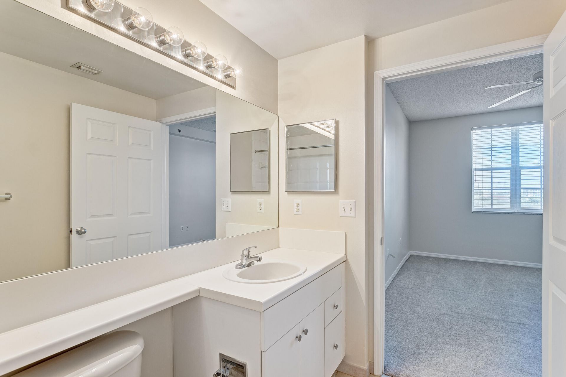 616 Clearwater Park Road, Unit 602, West Palm Beach, FL 33401 Photo