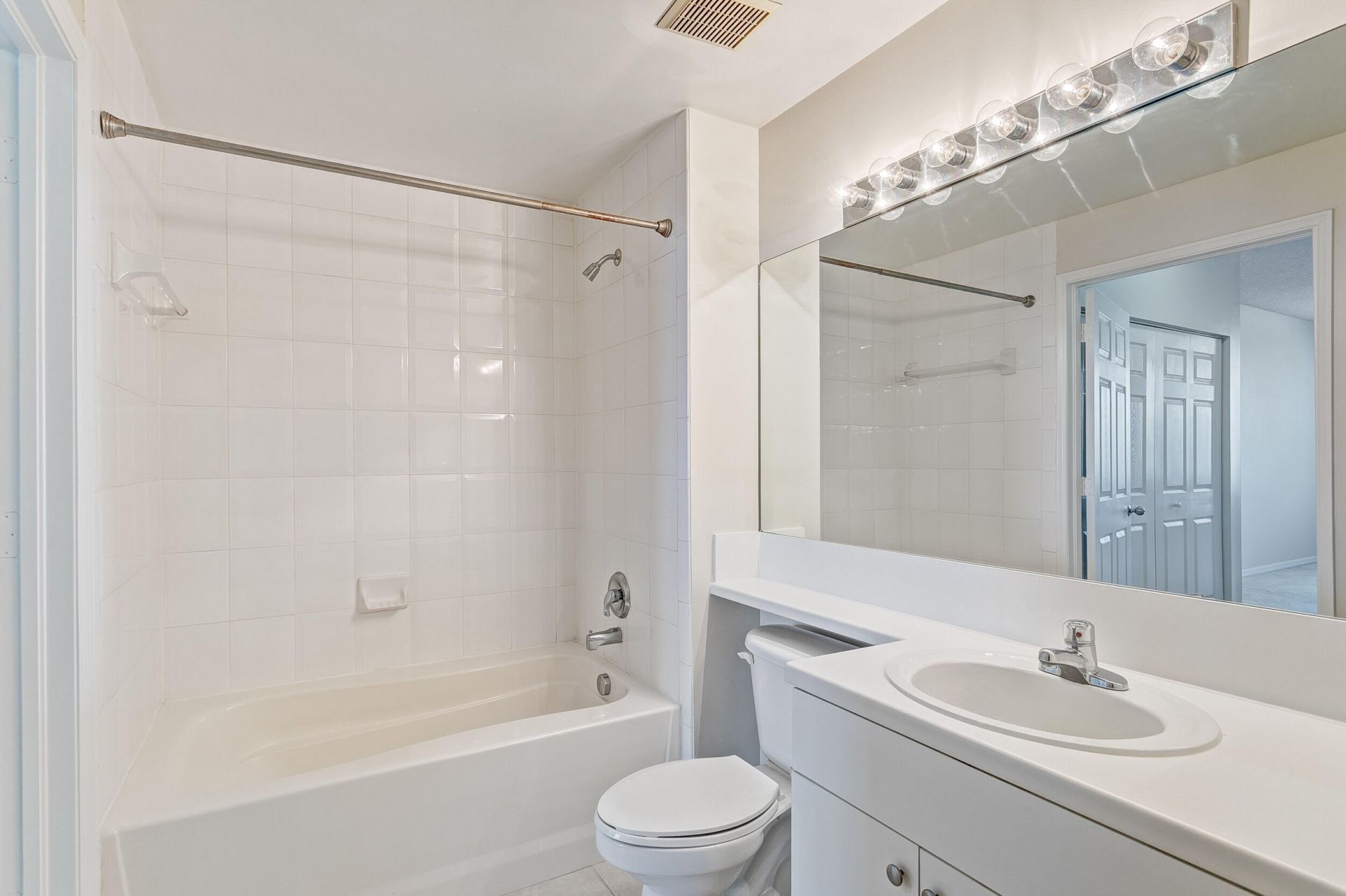 616 Clearwater Park Road, Unit 602, West Palm Beach, FL 33401 Photo