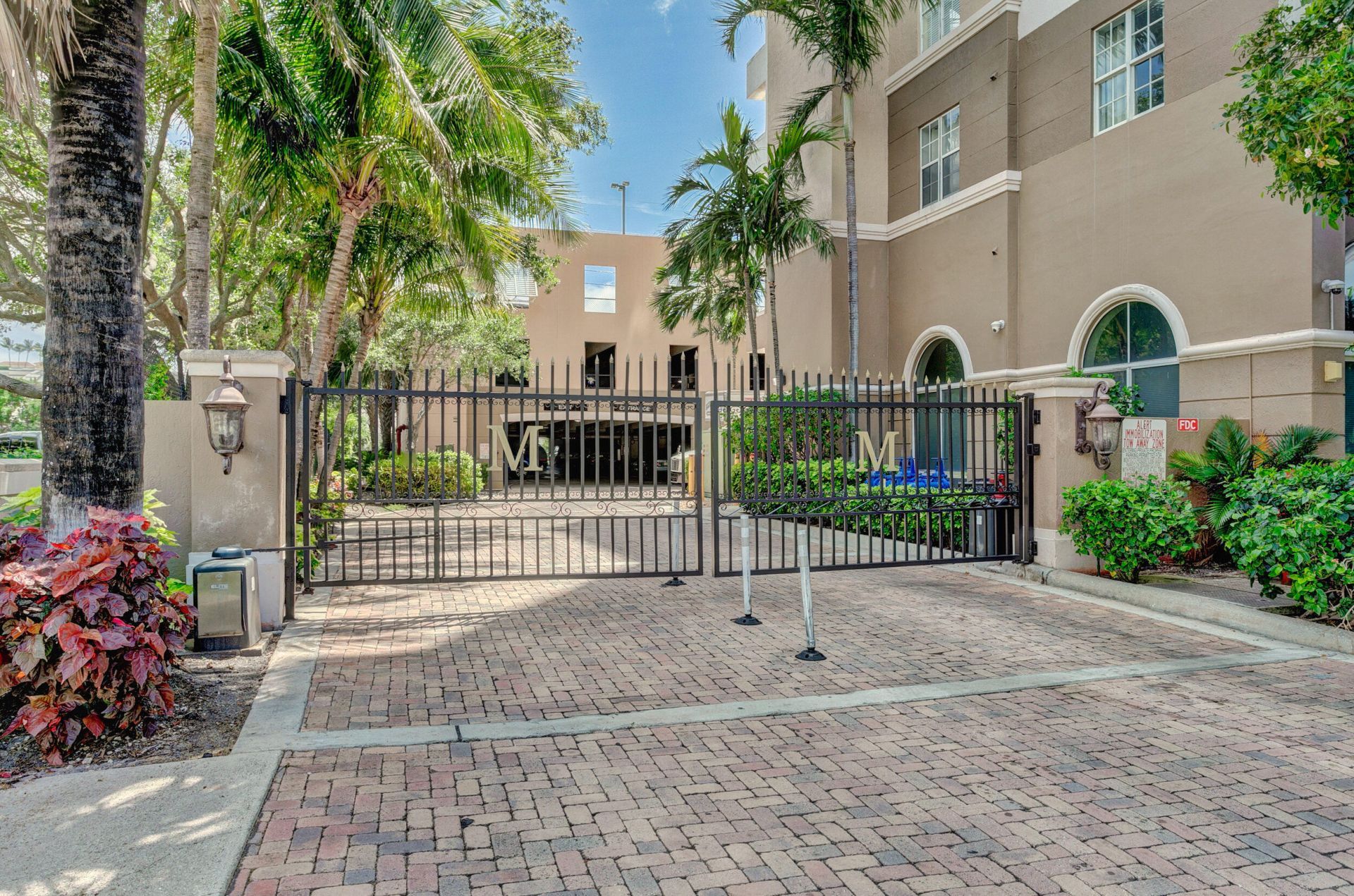 616 Clearwater Park Road, Unit 602, West Palm Beach, FL 33401 Photo