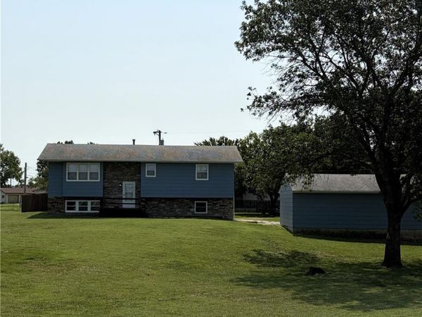 1017 Willett Street, Burlington, KS 66839