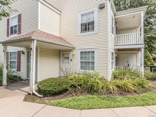 282 Fairview Circle, Middle Island, NY 11953