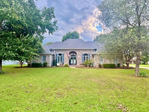 2815 Orchid, Tupelo, MS 38801