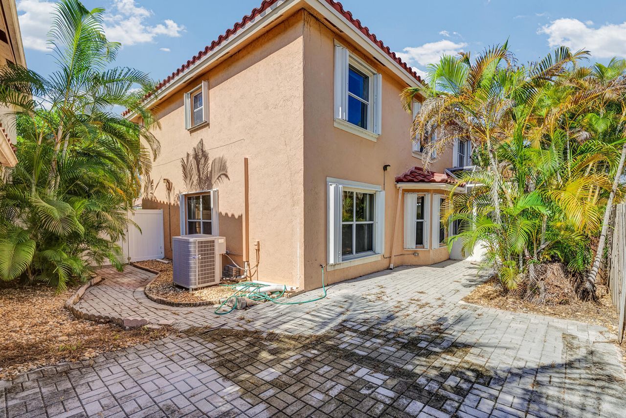 10820 Buttonwood Lake Drive, Boca Raton, FL 33498 Photo
