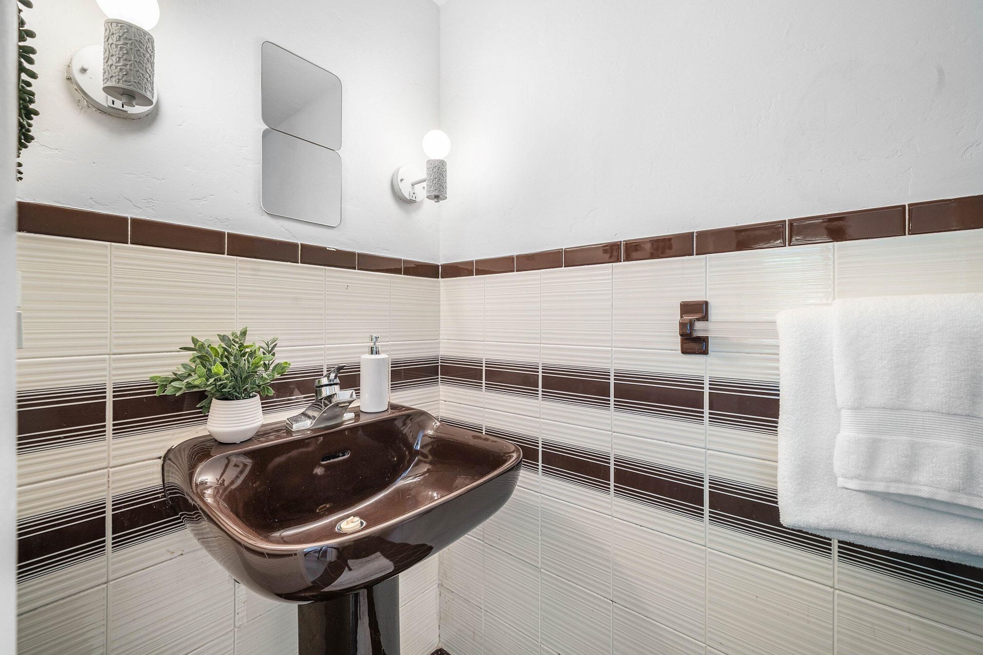 207 Tropic Isle Drive, Unit 208, Delray Beach, FL 33483 Photo
