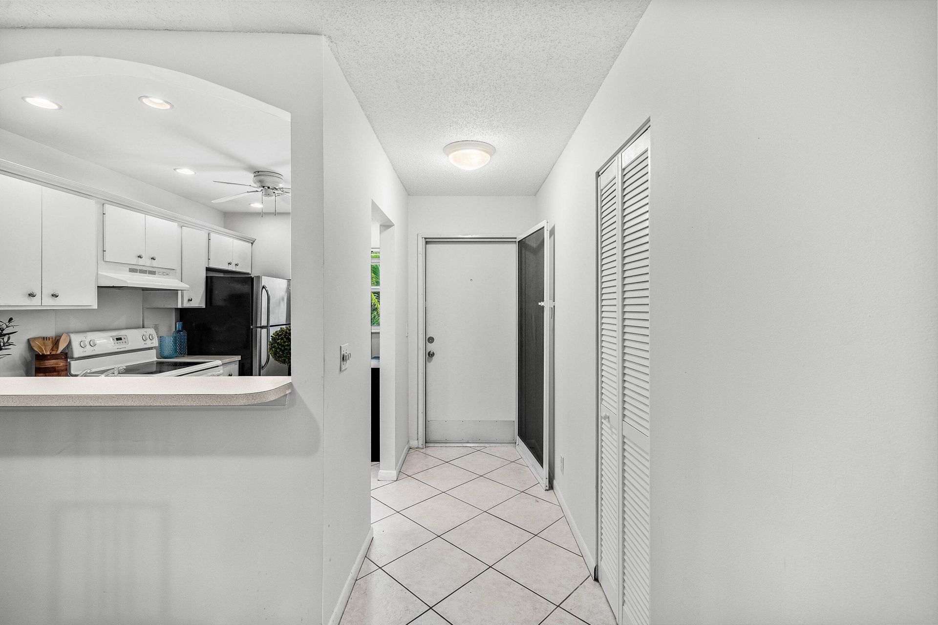 207 Tropic Isle Drive, Unit 208, Delray Beach, FL 33483 Photo