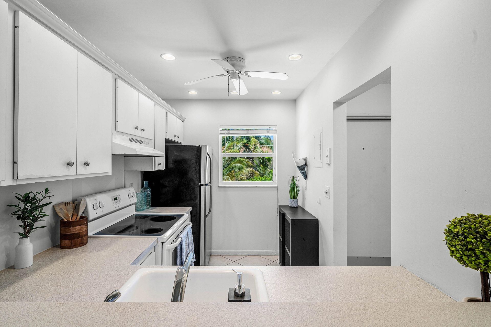 207 Tropic Isle Drive, Unit 208, Delray Beach, FL 33483 Photo