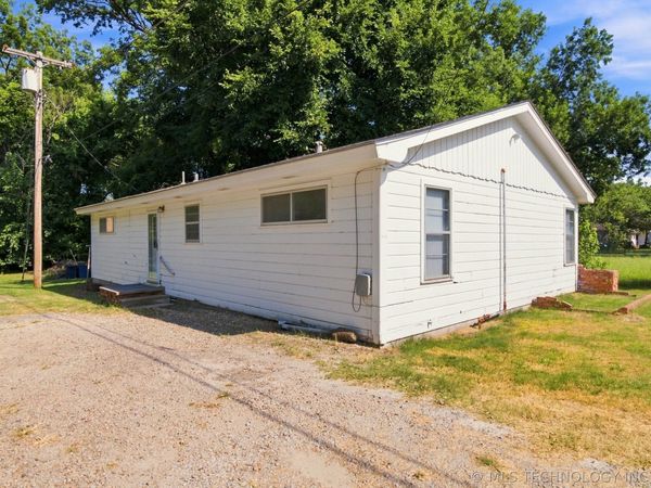 406 N Cherokee Street , Beggs, OK 74421